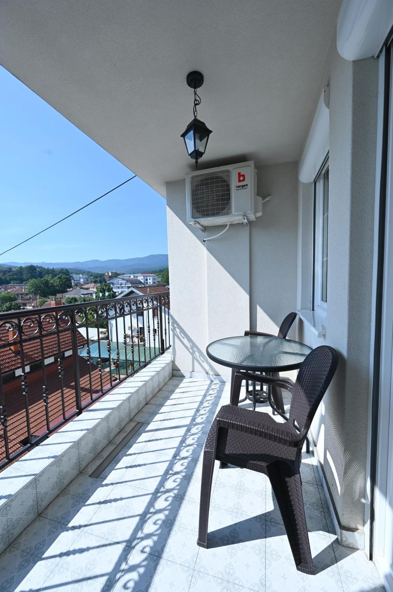 Smestaj Tea Sa Dva Bazena Vrnjacka Banja Exterior photo